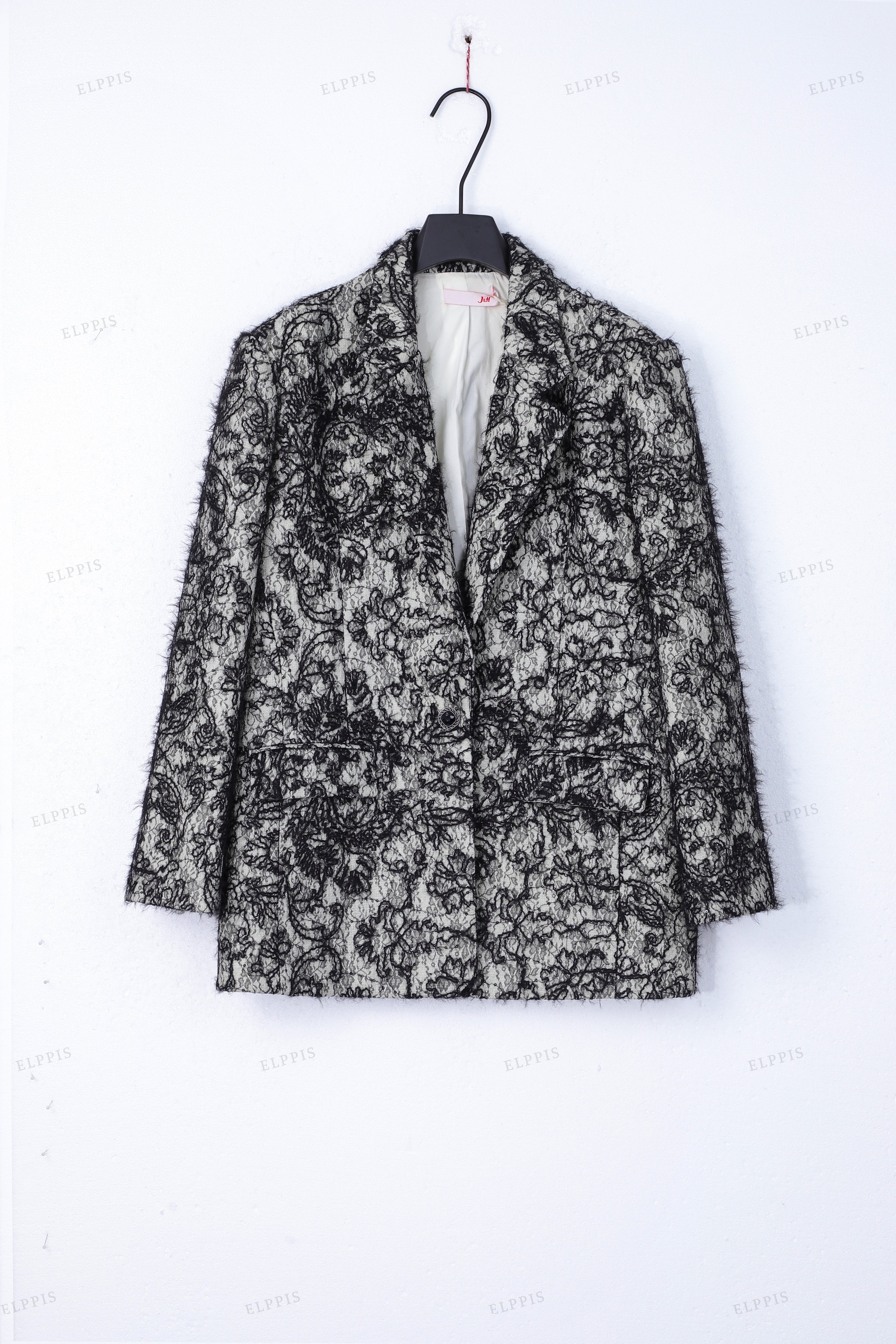 WFW056  Lace Blazer and Shorts Suit Set