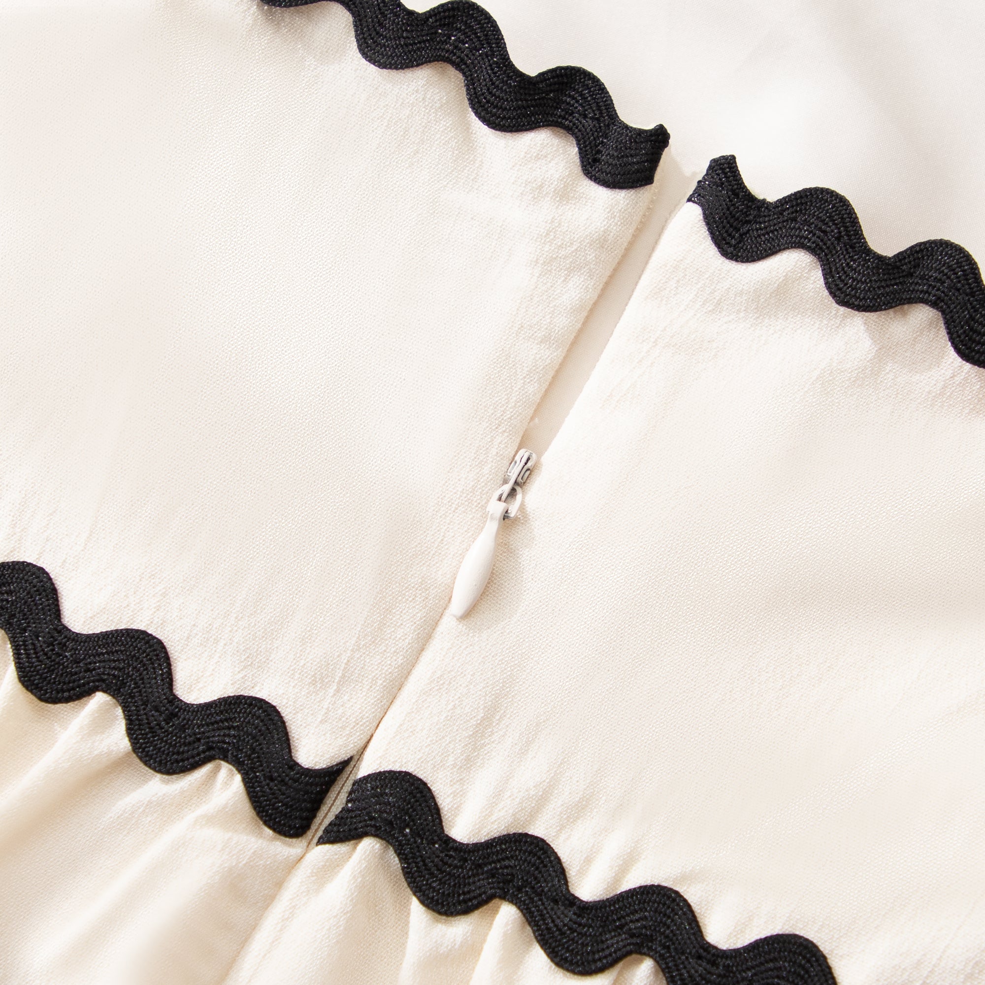 WZUA1060-Scalloped Trim Two-Piece Pants Set