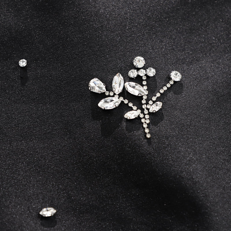 WZUA1472 Rhinestones Embroidered Top
