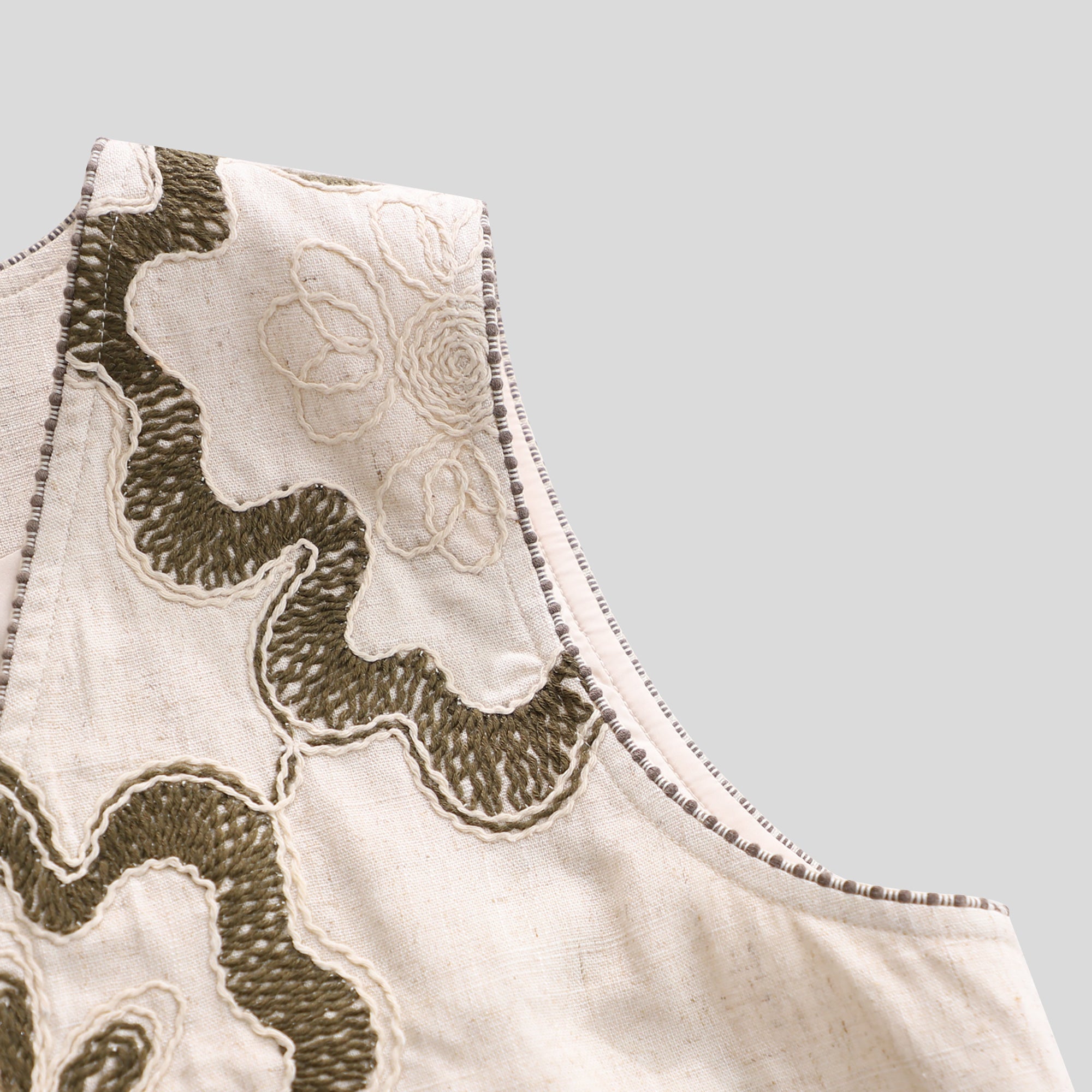 WZUA1114T Floral Embroidered Vest