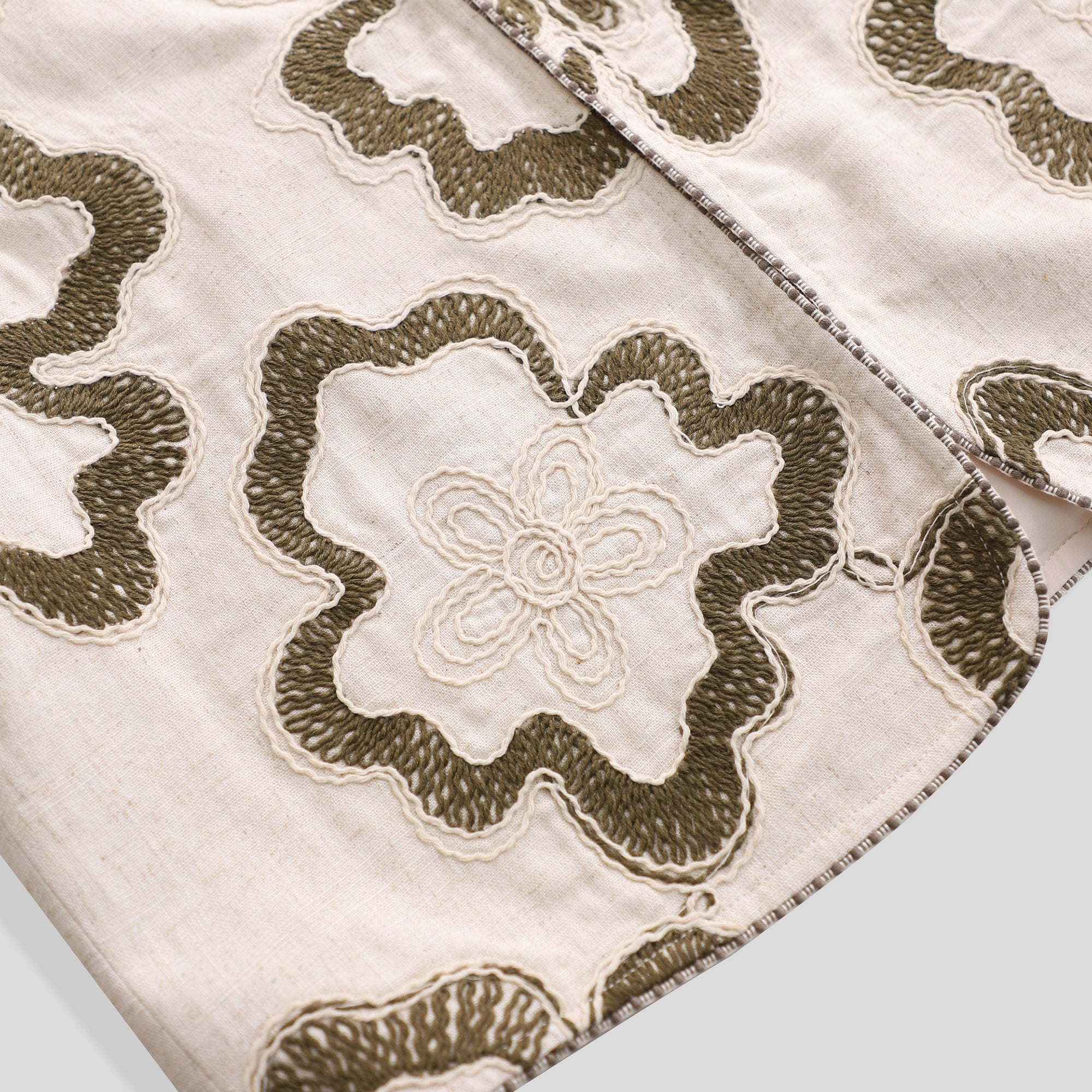 WZUA1114T Floral Embroidered Vest